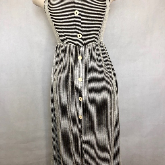 🆕SALE🎉Black & White striped maxi dress - Picture 4 of 8